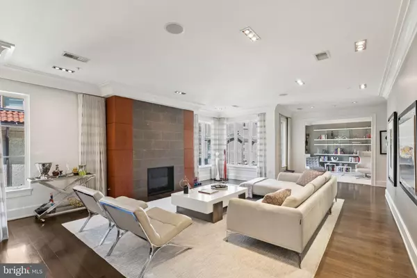 Washington, DC 20008,2120 WYOMING AVE NW #2