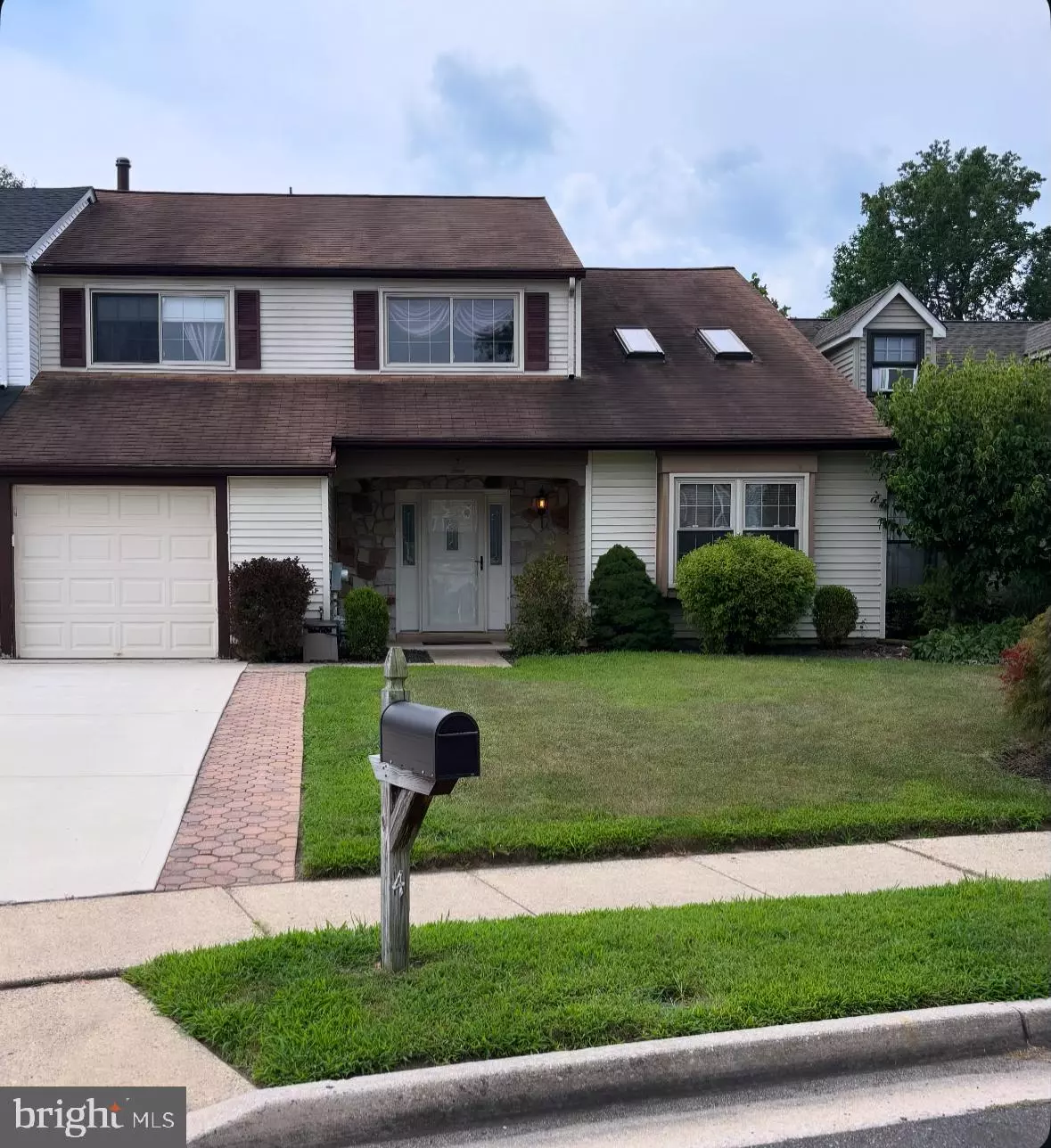 Voorhees, NJ 08043,4 IRONGATE DR