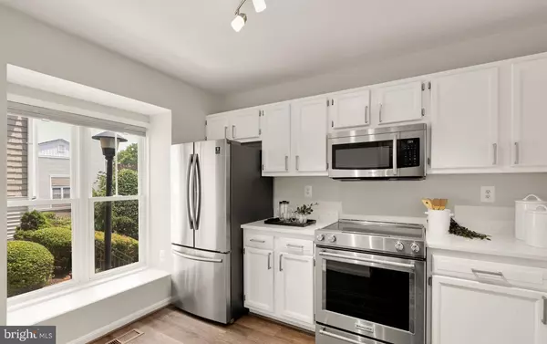 Arlington, VA 22204,3831 9TH RD S