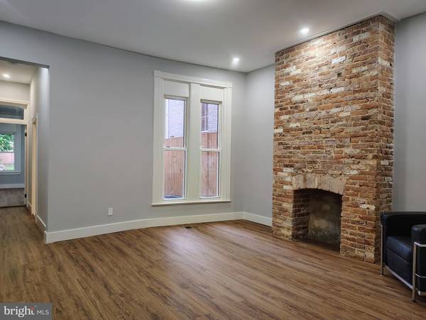 230 S MARKET ST #1, Frederick, MD 21701