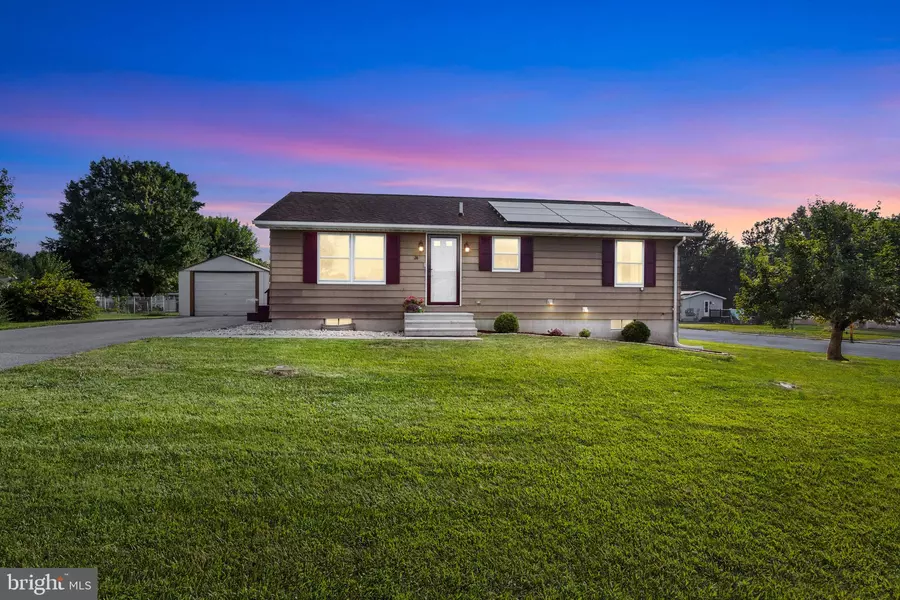 24 PINE LN, New Oxford, PA 17350