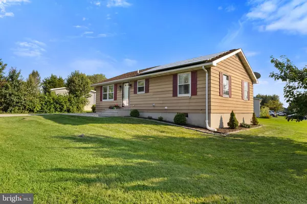 New Oxford, PA 17350,24 PINE LN