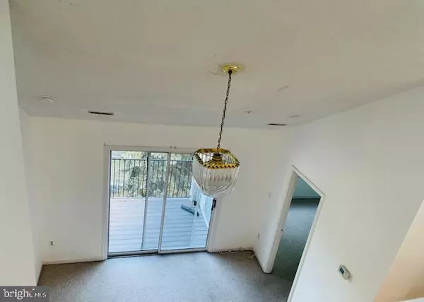 Rockville, MD 20850,10010 VANDERBILT CIR #11-9