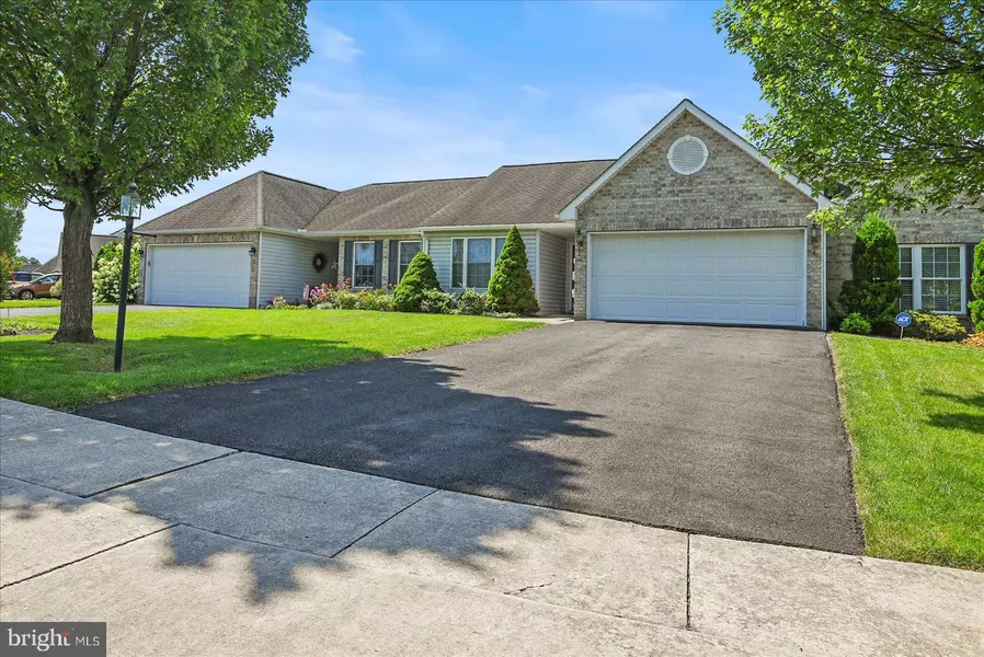 51 BURWICK DR, Mechanicsburg, PA 17050