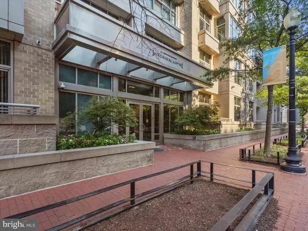 Washington, DC 20001,811 4TH ST NW #608