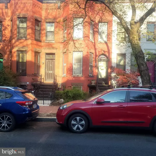 226 10TH ST SE, Washington, DC 20003