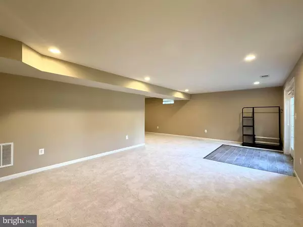 Sterling, VA 20166,42435 IBEX DR