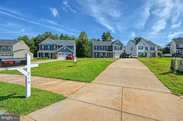 Louisa, VA 23093,219 CARDINAL RD