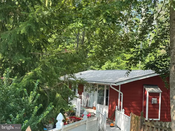 324 CLUBHOUSE DR, Lusby, MD 20657
