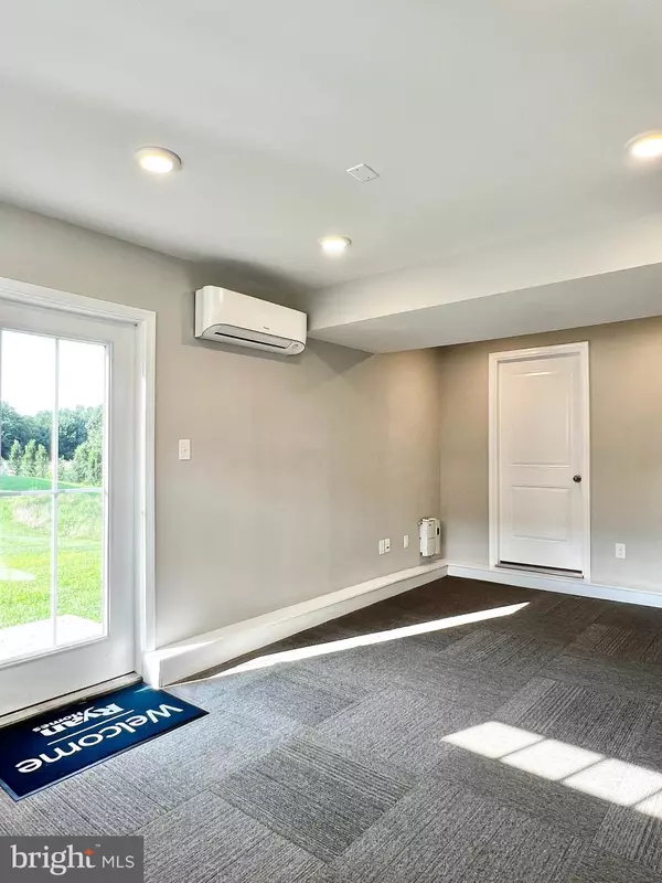 Townsend, DE 19734,123 WYE OAK DR