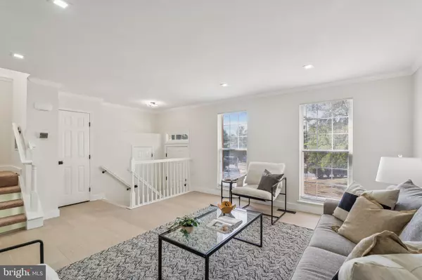 Ashburn, VA 20147,43501 POSTRAIL SQ