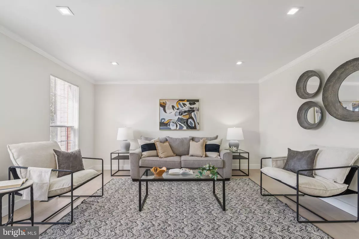 Ashburn, VA 20147,43501 POSTRAIL SQ