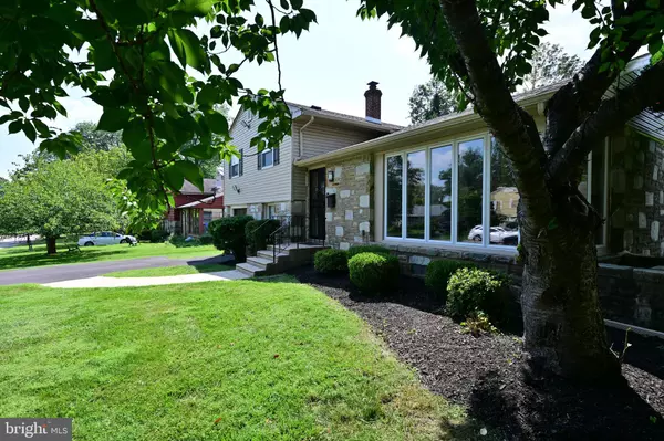 Glenside, PA 19038,446 TWICKENHAM RD