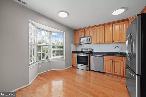 Chantilly, VA 20151,4180 PLEASANT MEADOW CT #104A