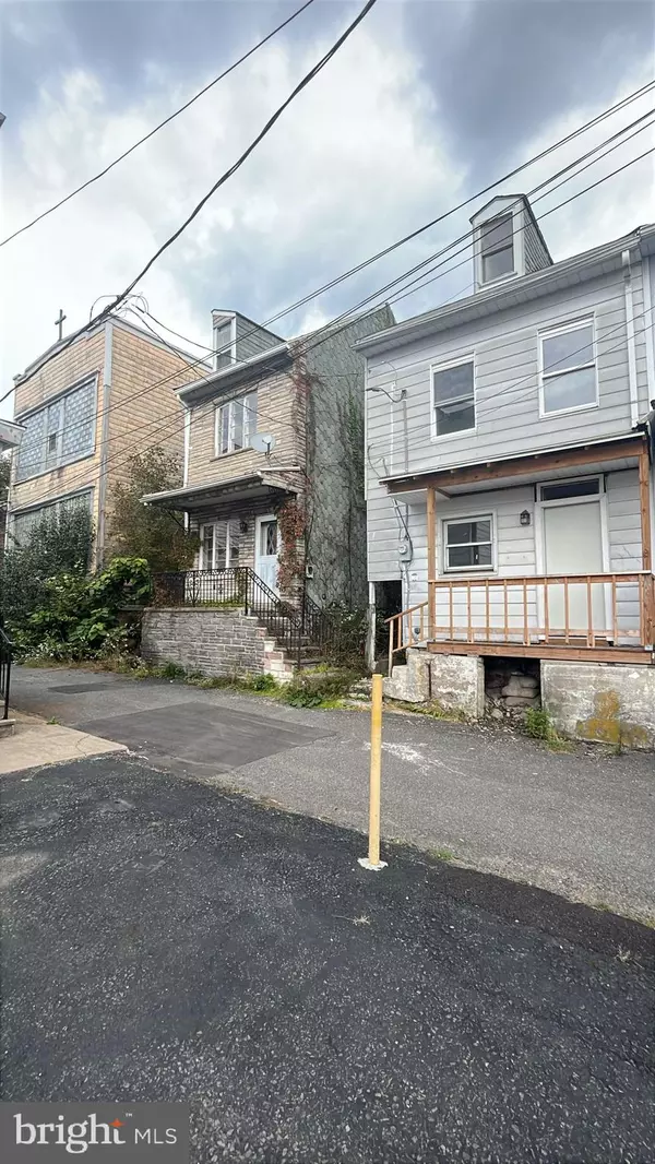 Shenandoah, PA 17976,223 N HIGHLAND ST