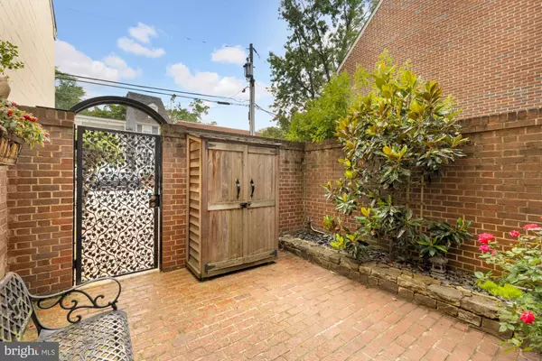 Alexandria, VA 22314,624 S PITT ST #1/2