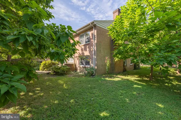 Arlington, VA 22201,420 N IRVING ST