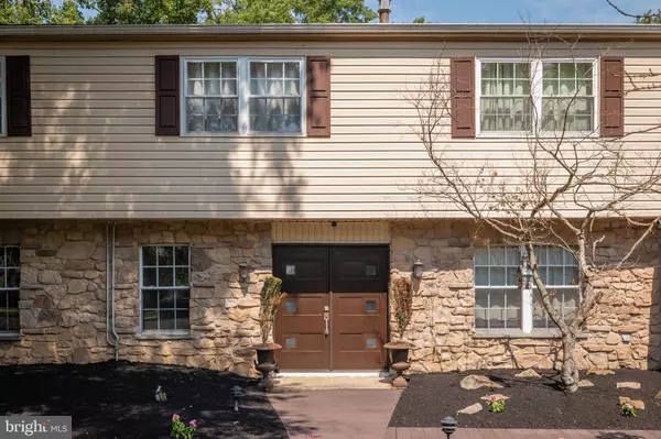 Southampton, PA 18966,325 TOLL DR