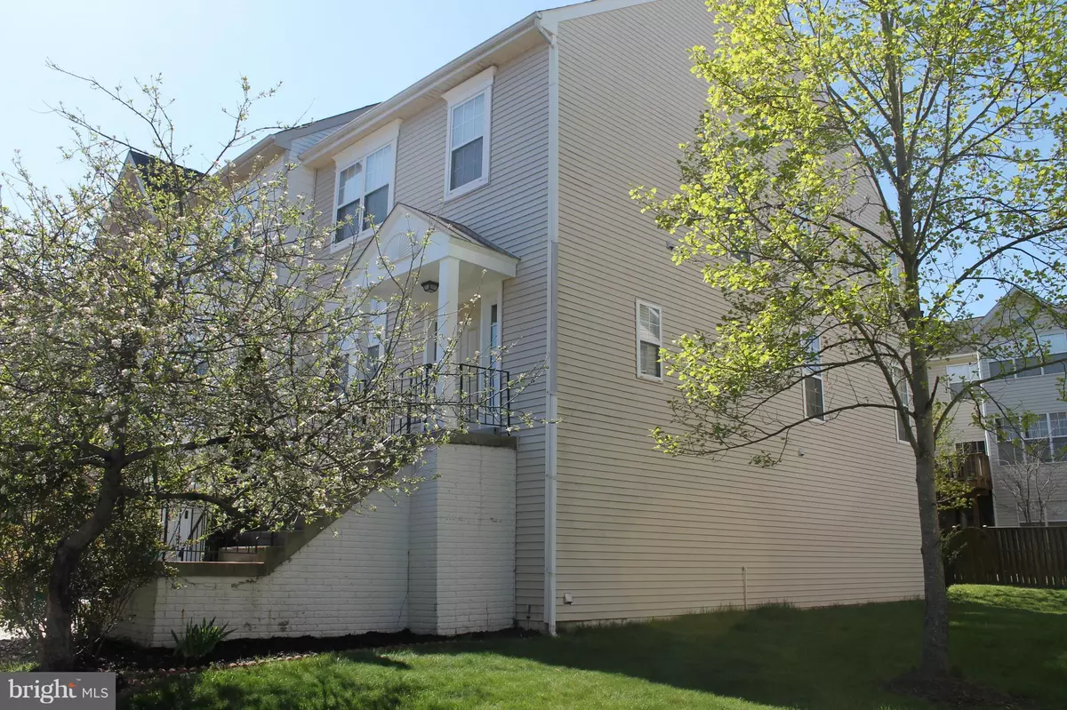 Sterling, VA 20165,47369 DARKHOLLOW FALLS TER