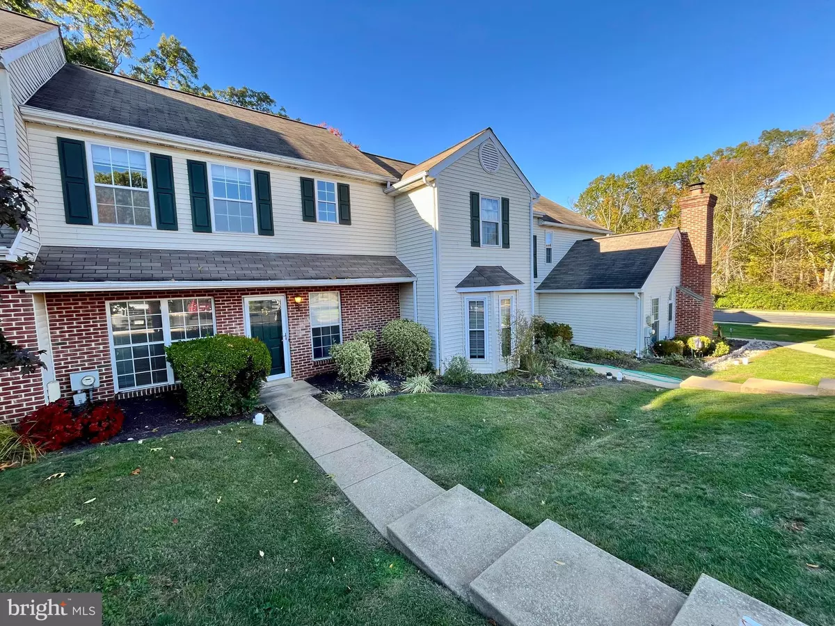 Schwenksville, PA 19473,73 VILLAGE DR