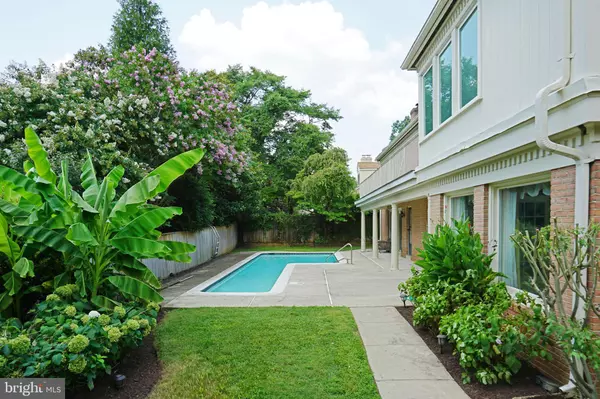 Mclean, VA 22101,6209 STONEHAM LN