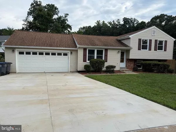5056 KENERSON DR, Fairfax, VA 22032