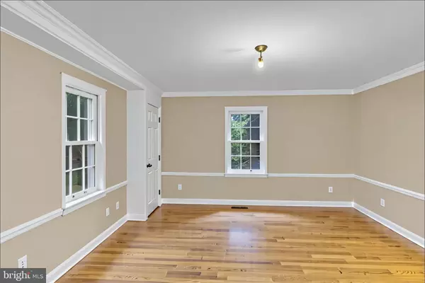 Trenton, NJ 08618,206 CORNWALL AVE