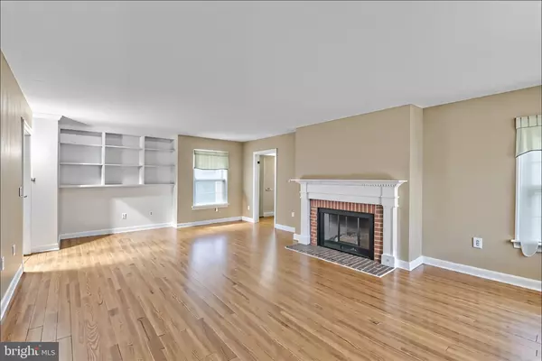 Trenton, NJ 08618,206 CORNWALL AVE