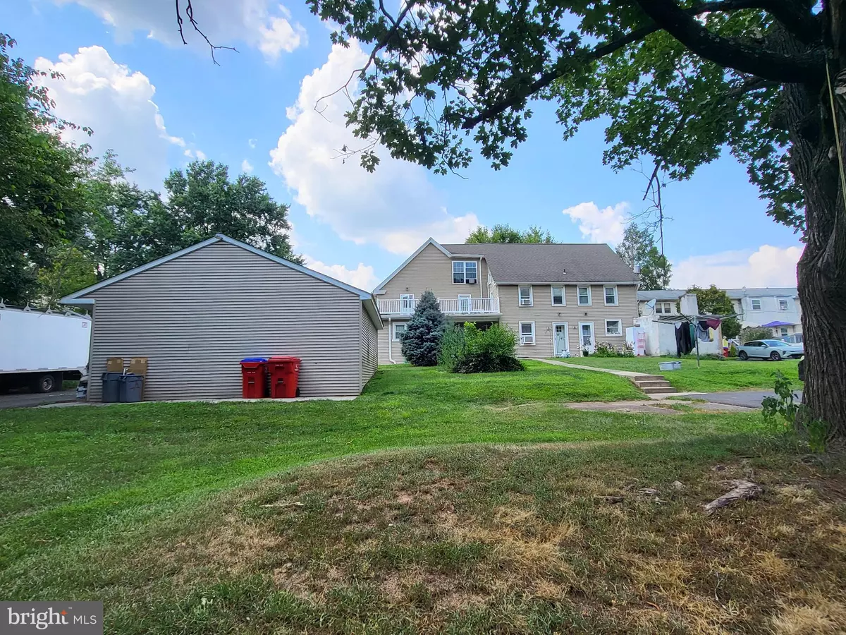 Souderton, PA 18964,70 LAWN AVE