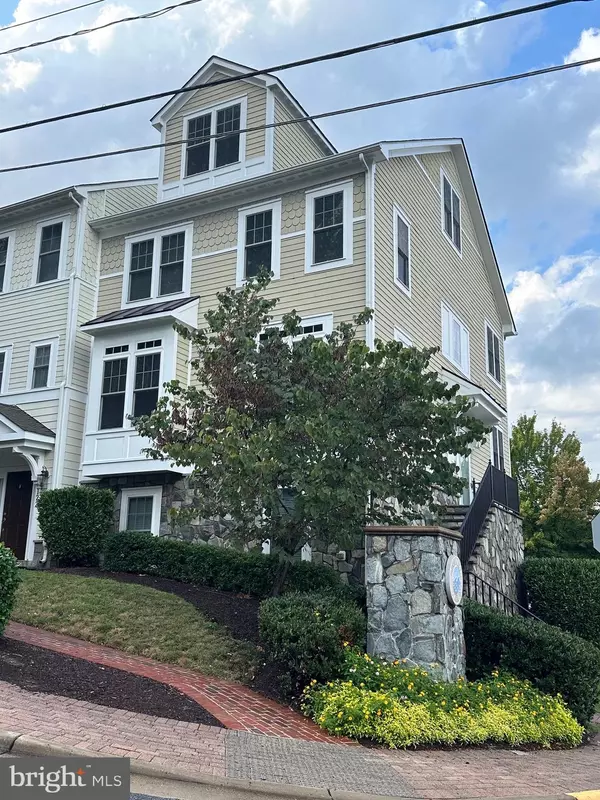 124 MOUNT HIGH ST, Occoquan, VA 22125