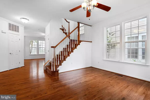 7011 LAWNWOOD CT, Fort Belvoir, VA 22060