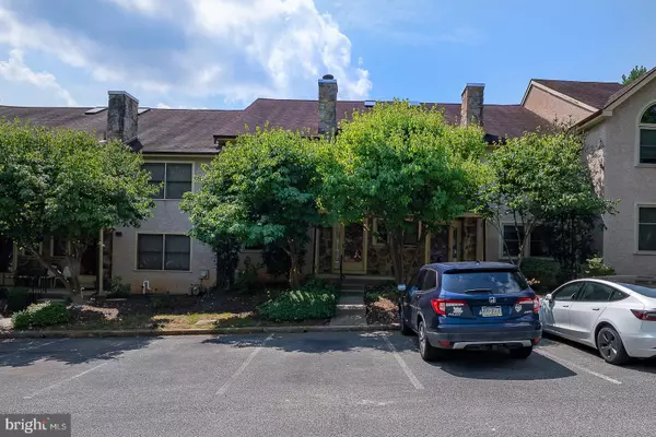 Wayne, PA 19087,102 BEACON SQ