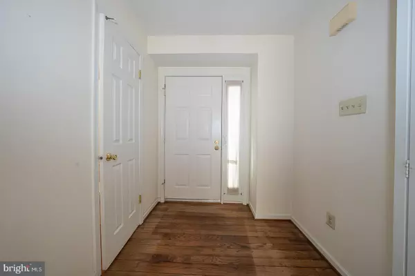 Wayne, PA 19087,102 BEACON SQ