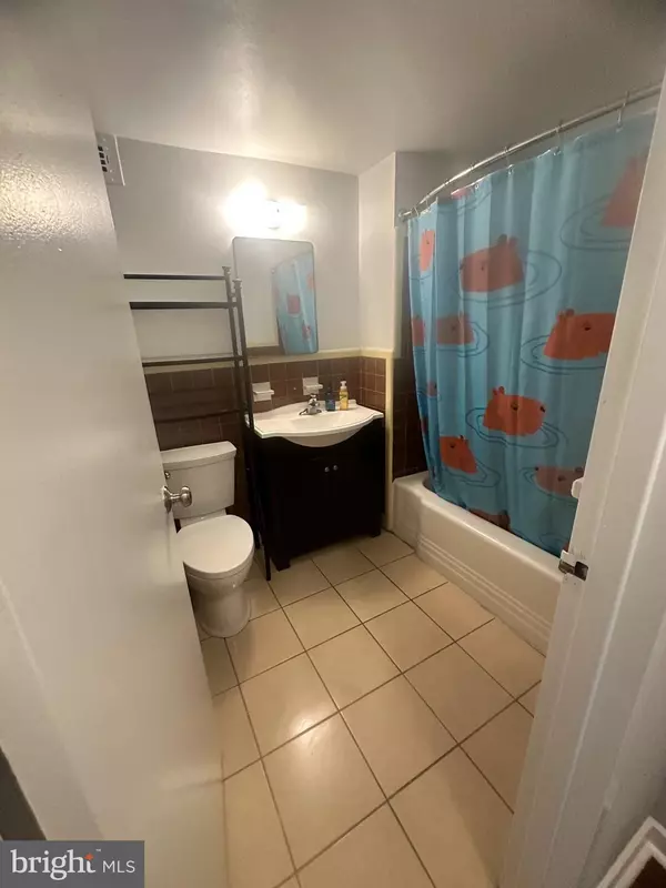 Philadelphia, PA 19103,1810 RITTENHOUSE SQ #607