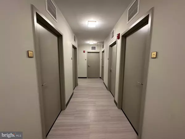 Alexandria, VA 22314,635 SLATERS LN #309