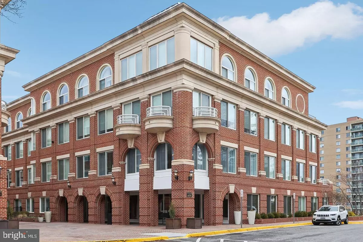 Alexandria, VA 22314,635 SLATERS LN #309