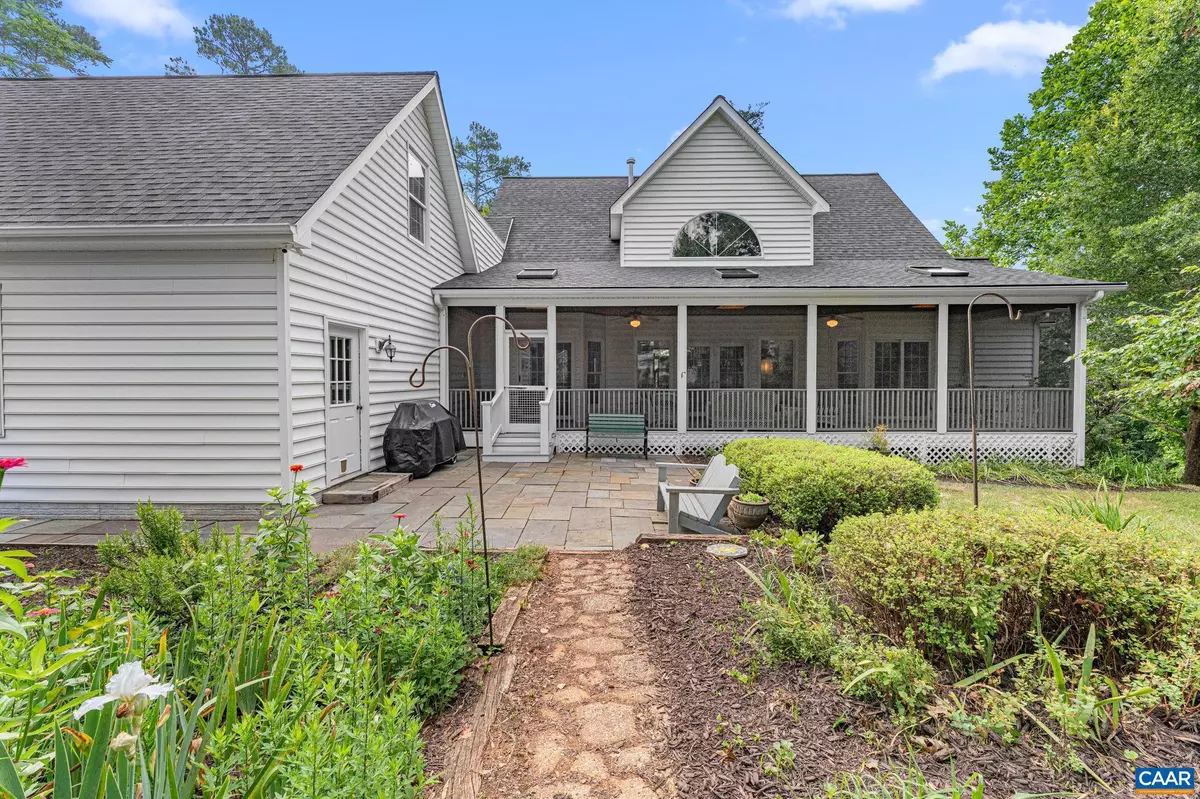 Scottsville, VA 24590,690 PAGE ST