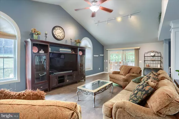 Harrisburg, PA 17111,304 KENT DR