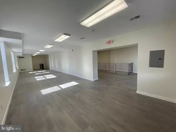 Philadelphia, PA 19139,126-28 S 60TH ST