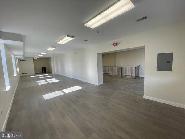 Philadelphia, PA 19139,126-28 S 60TH ST