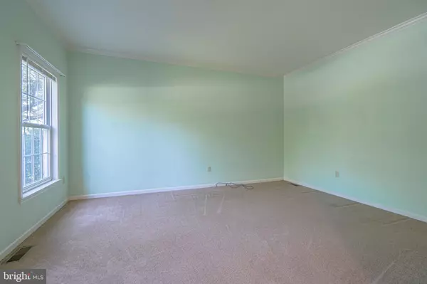 Easton, PA 18045,1471 TOURSDALE DR