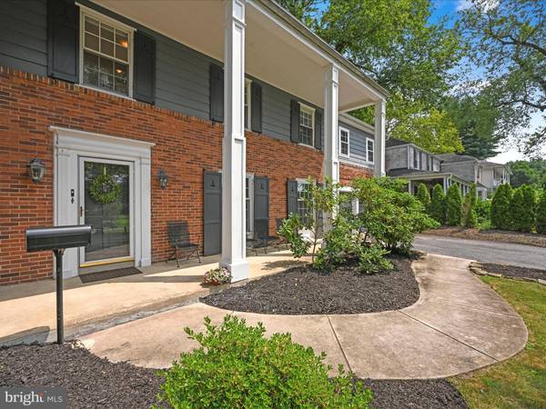 Camp Hill, PA 17011,433 COUNTRY CLUB RD