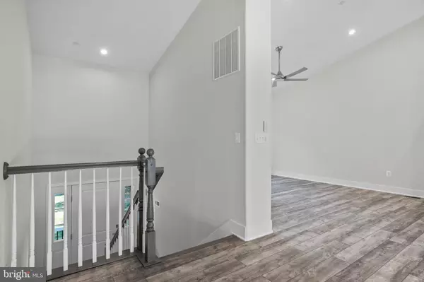 Lusby, MD 20657,484 LAKE DR