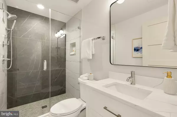 Washington, DC 20003,647 G ST SE #2