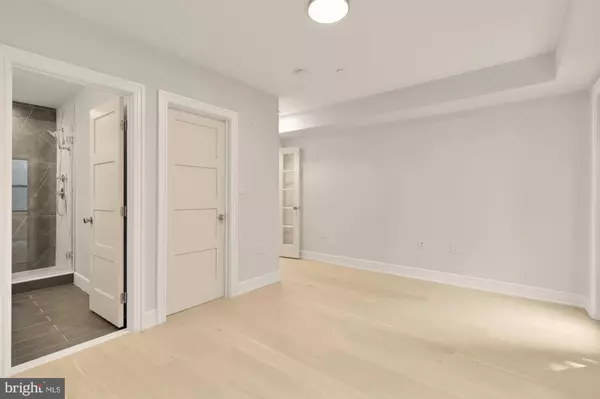 Washington, DC 20003,647 G ST SE #1