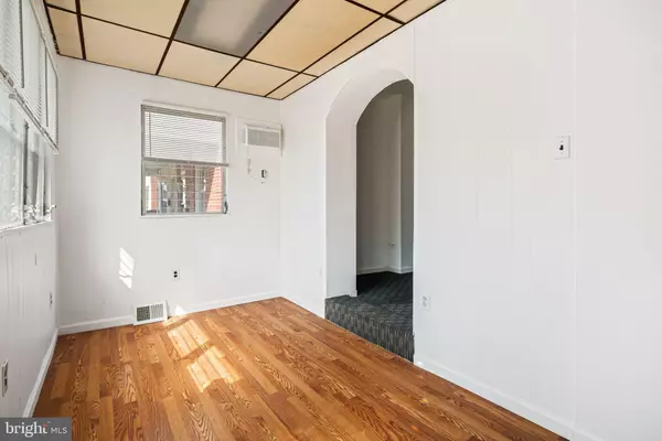 Philadelphia, PA 19135,5732 VANDIKE ST