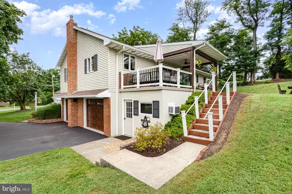 Manheim, PA 17545,107 N COLEBROOK RD