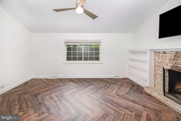 Mechanicsburg, PA 17055,706 ROBERT ST