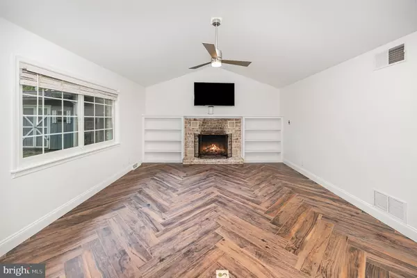 Mechanicsburg, PA 17055,706 ROBERT ST