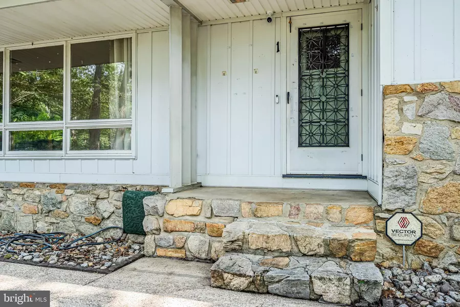 1 PECAN LN, Browns Mills, NJ 08015